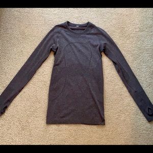 Lululemon Long Sleeve (Size 4)